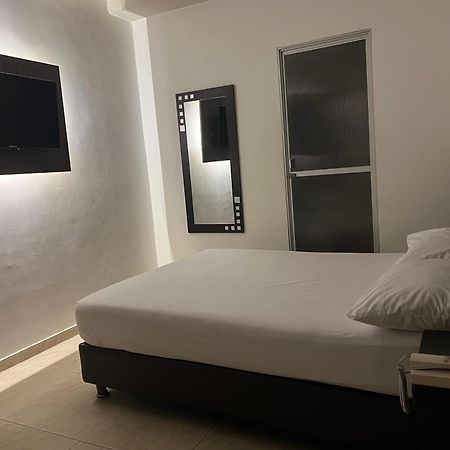 Hotel Marialu Ocaña Екстериор снимка