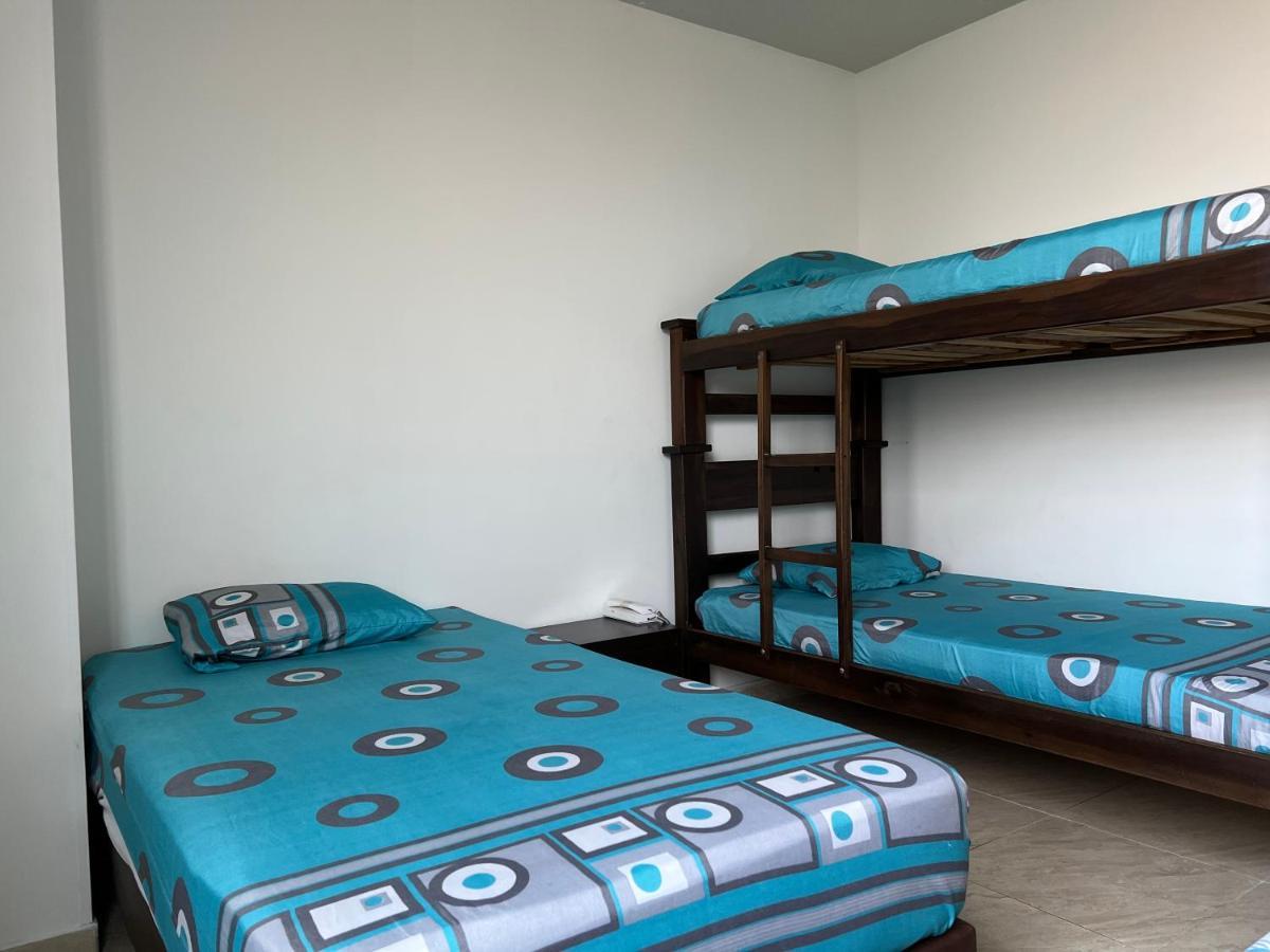 Hotel Marialu Ocaña Екстериор снимка