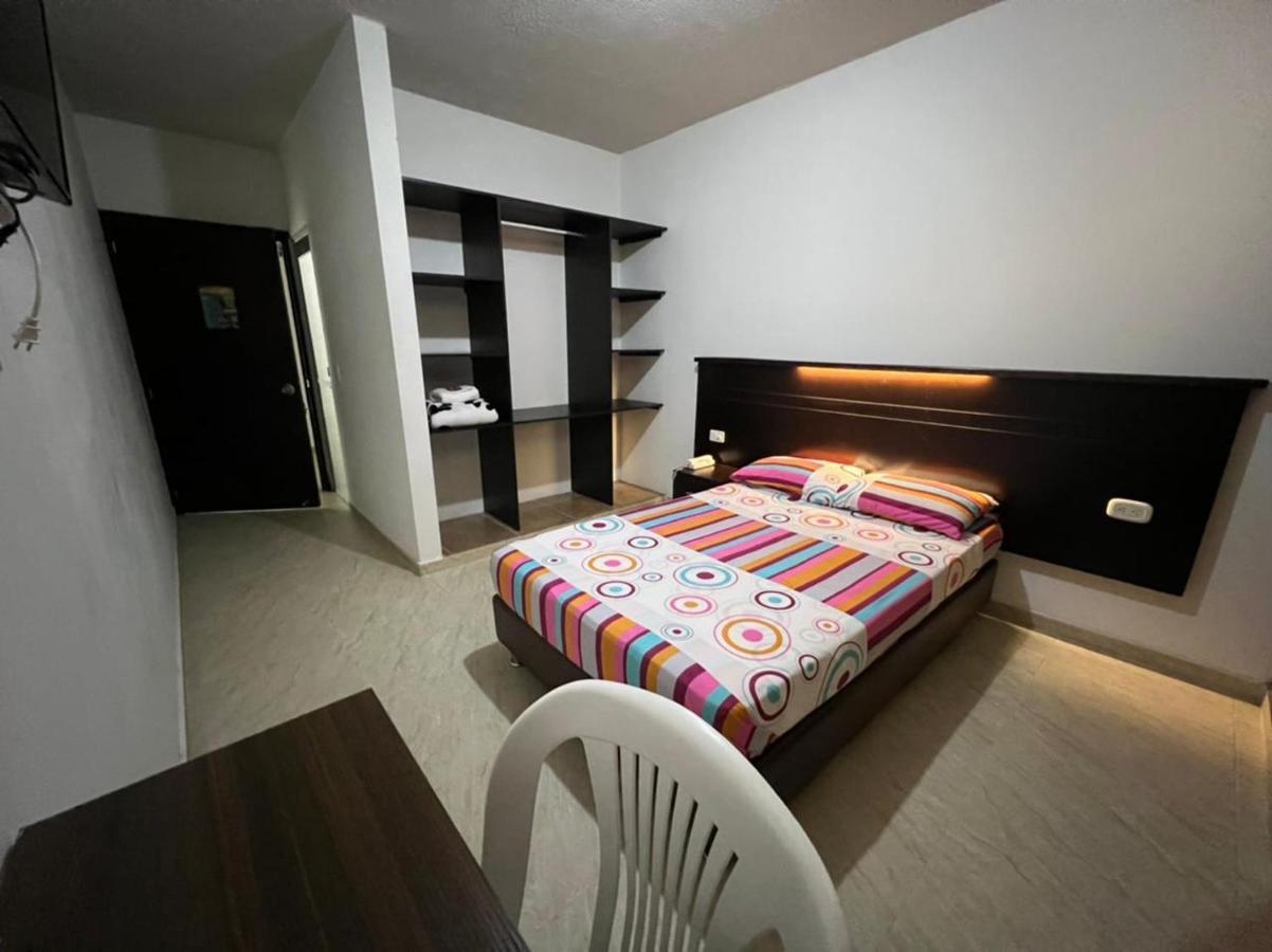 Hotel Marialu Ocaña Екстериор снимка