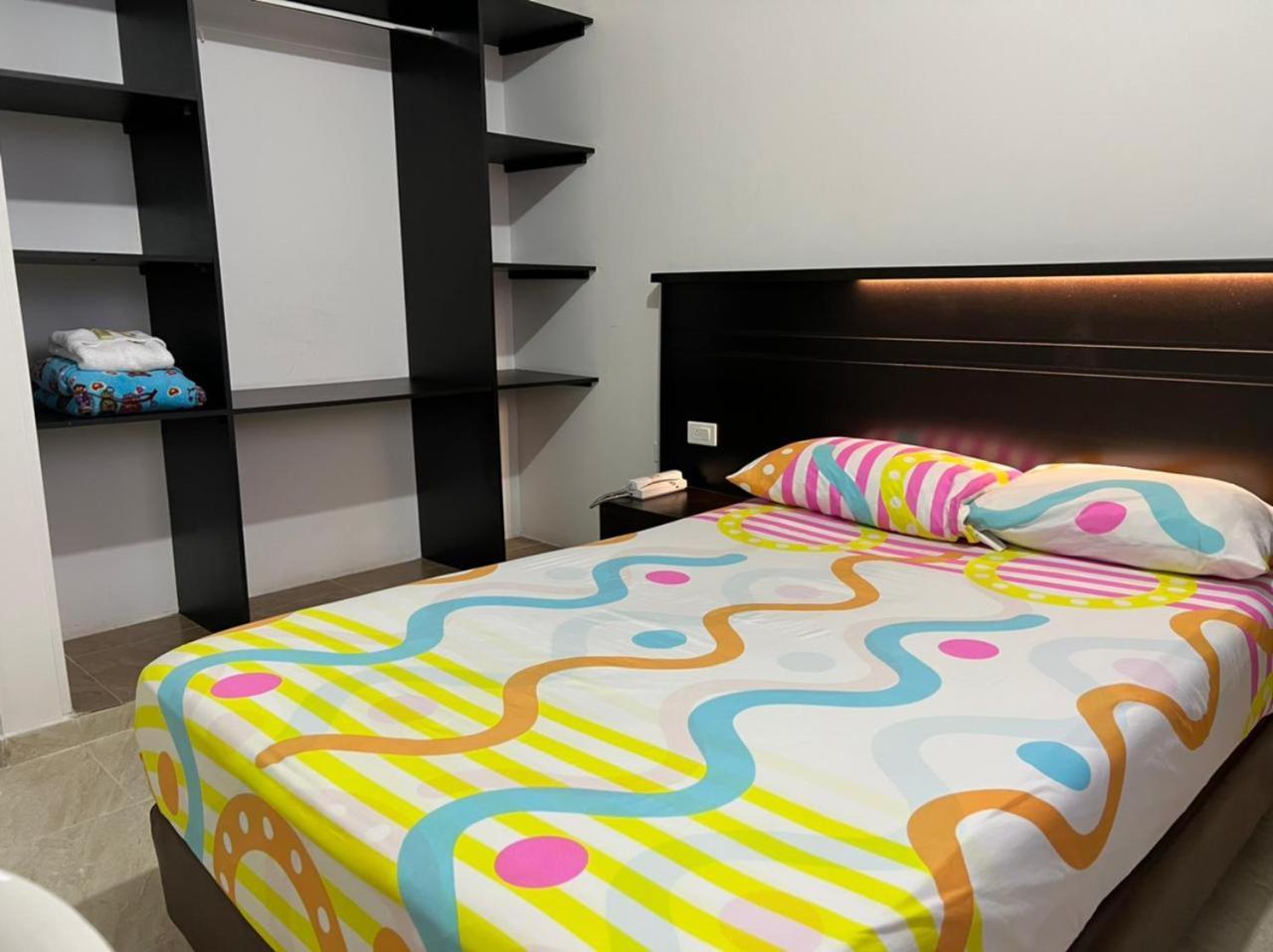 Hotel Marialu Ocaña Екстериор снимка