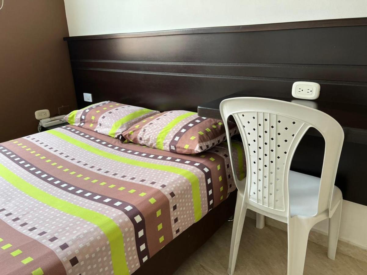 Hotel Marialu Ocaña Екстериор снимка