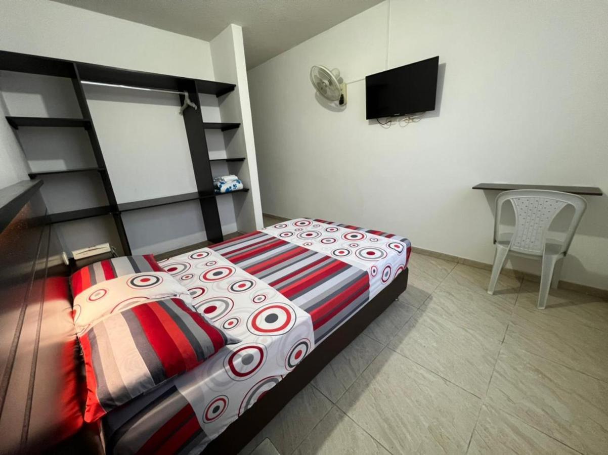 Hotel Marialu Ocaña Екстериор снимка