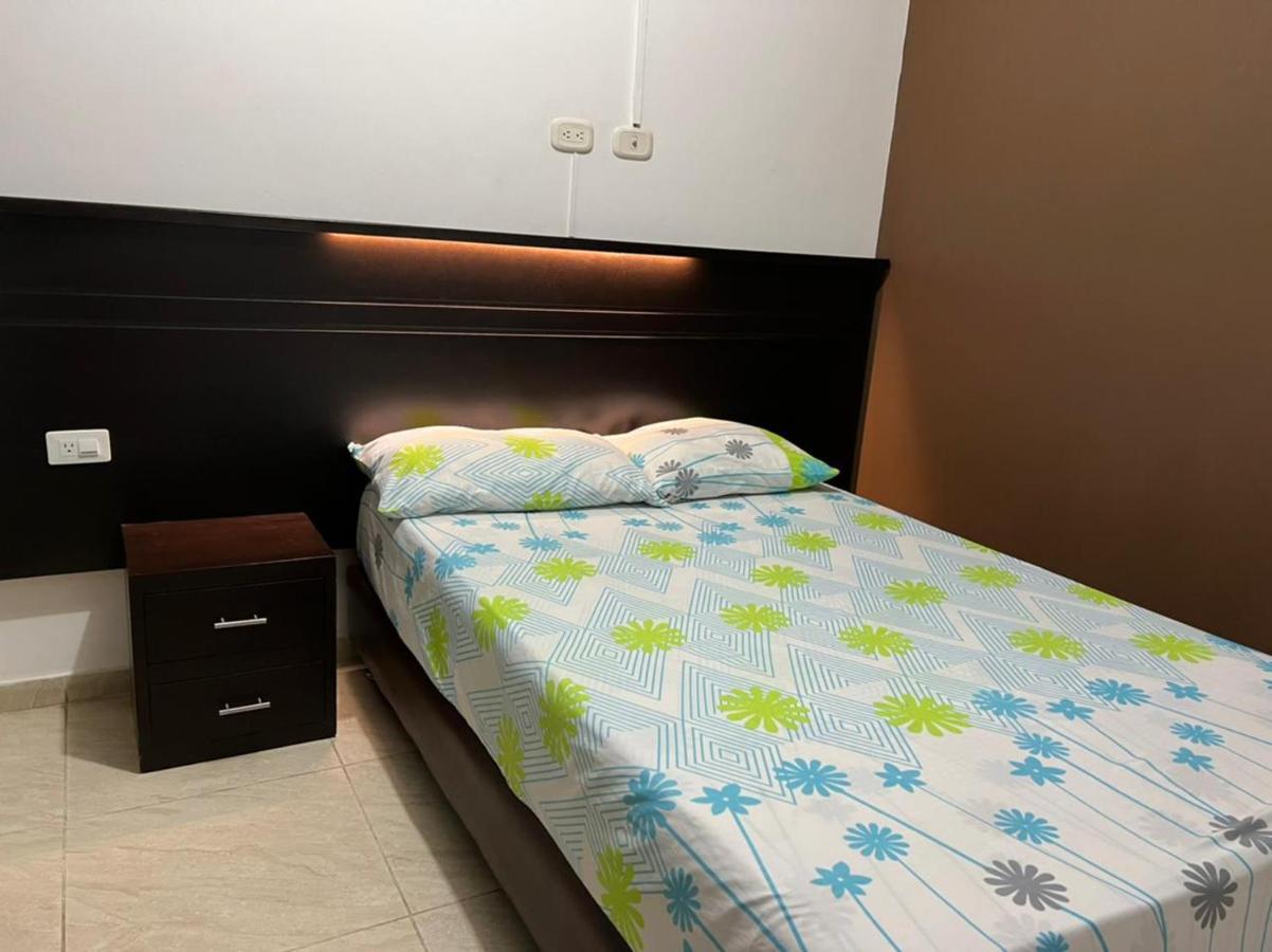 Hotel Marialu Ocaña Екстериор снимка