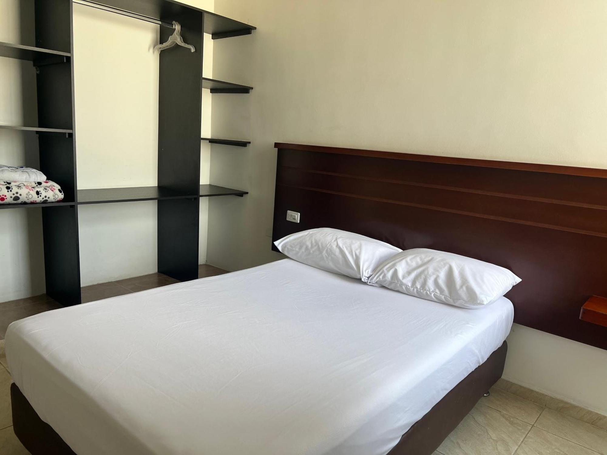 Hotel Marialu Ocaña Екстериор снимка
