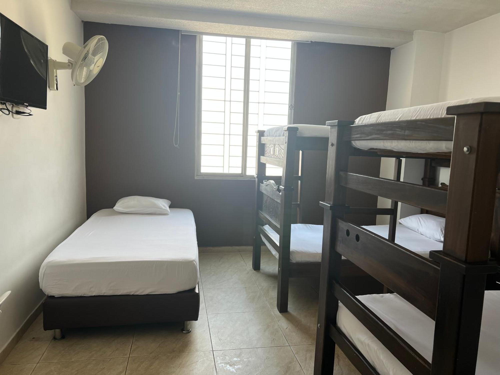 Hotel Marialu Ocaña Екстериор снимка