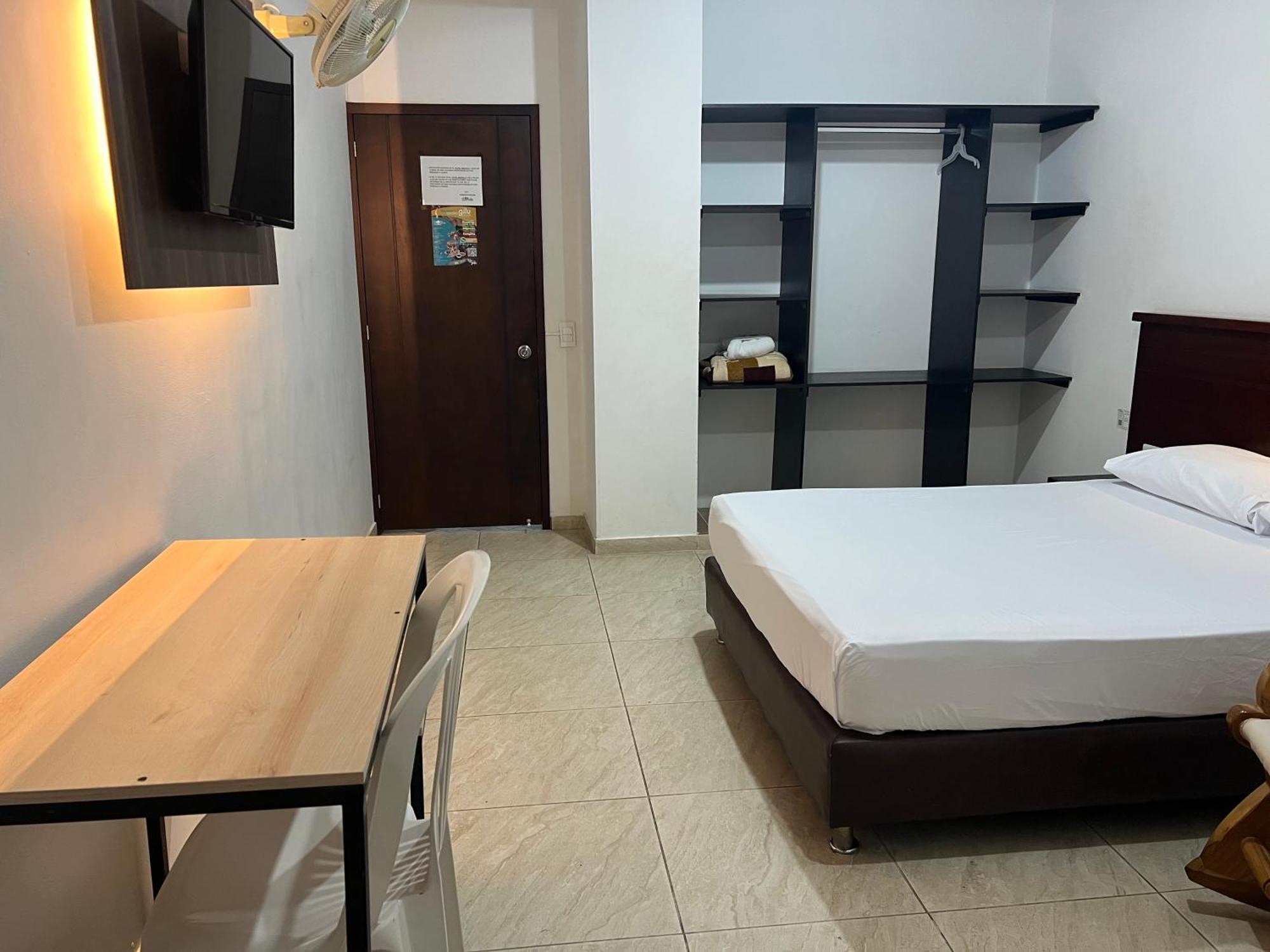 Hotel Marialu Ocaña Екстериор снимка