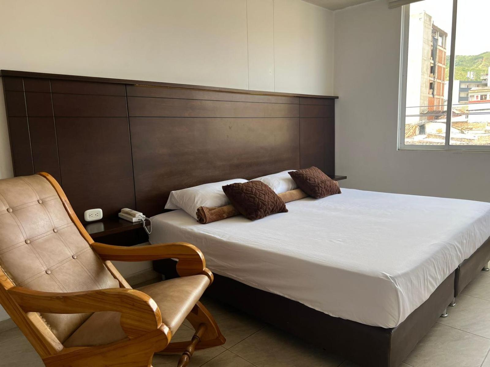 Hotel Marialu Ocaña Екстериор снимка