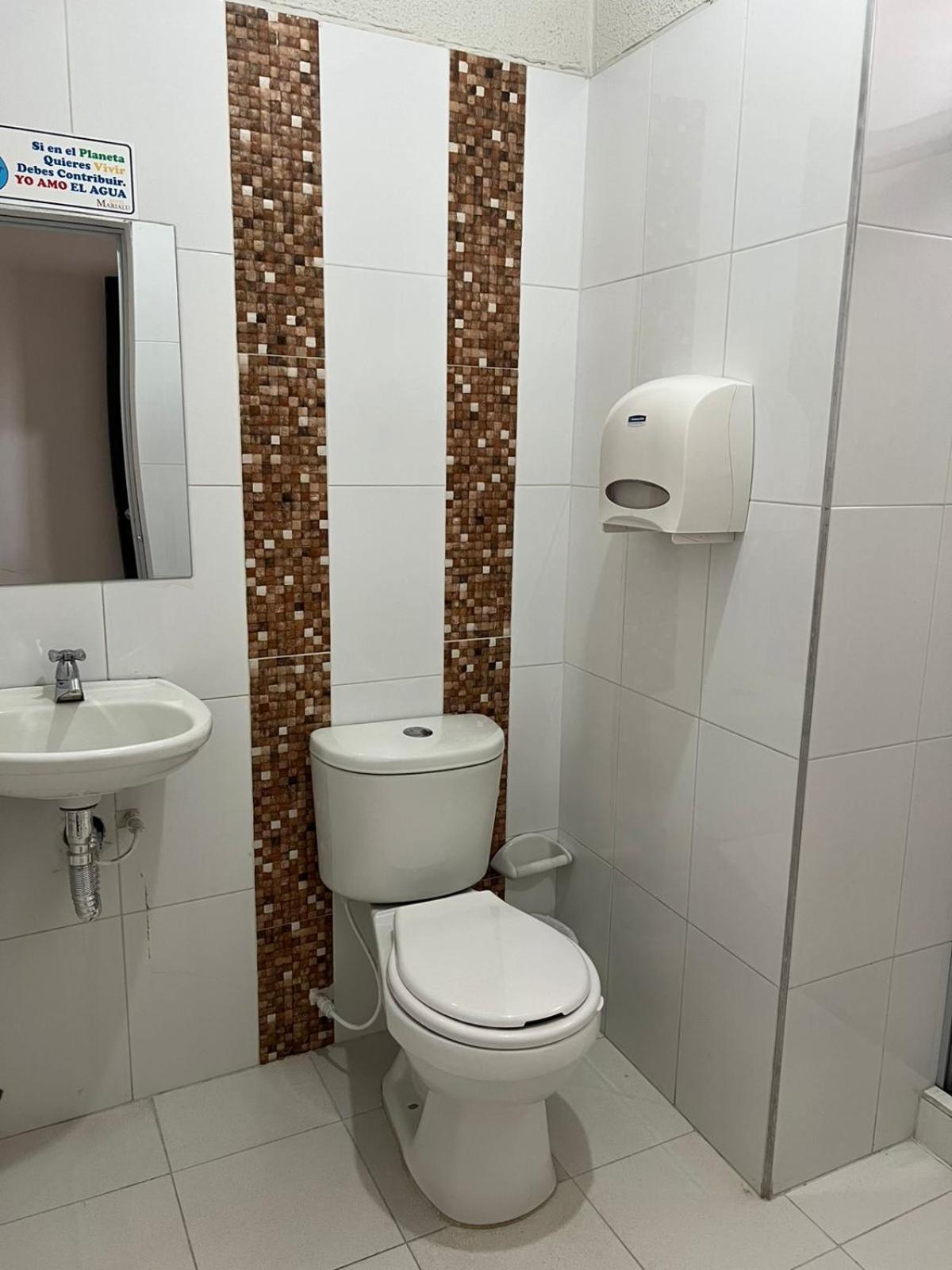Hotel Marialu Ocaña Екстериор снимка
